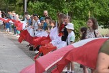 Bicie rekordu długości flagi narodowej w Krośnie Odrzańskim. Tak wyglądała krośnieńska majówka w Parku Tysiąclecia