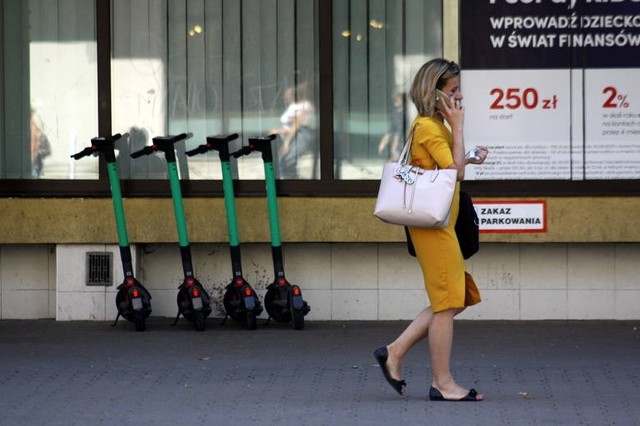 Maksymalnie do 12 km/h będzie można rozpędzić hulajnogi – z ulicznych wypożyczalni – w ścisłym centrum Lublina