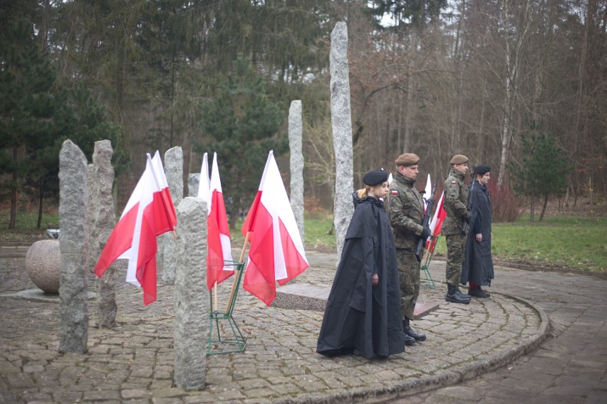 Oddali hołd pomordowanym w 1945 roku robotnikom przymusowym na terenie niemieckiego Słupska (zdjęcia)