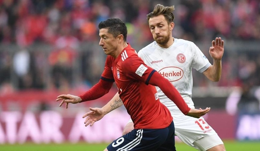 Na zdjęciu: Robert Lewandowski. Mecz FC Nuernberg - Bayern...