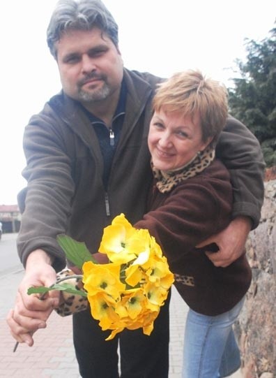 Jolanta i Tomasz Kuklowie po zakończeniu pracy w kwiaciarni z wielką przyjemnością oddają się swojej pasji - śpiewaniu