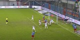 Skrót meczu Piast Gliwice - Puszcza Niepołomice 1:0 [WIDEO]. Nietypowy mecz. Gospodarze rozpoczęli od wrzutu z autu