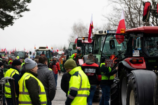 Rolnicy chcą zdecydowanego ograniczenia napływu towarów z Ukrainy. Na zdjęciu Cholerzyn, protest 9 lutego. 