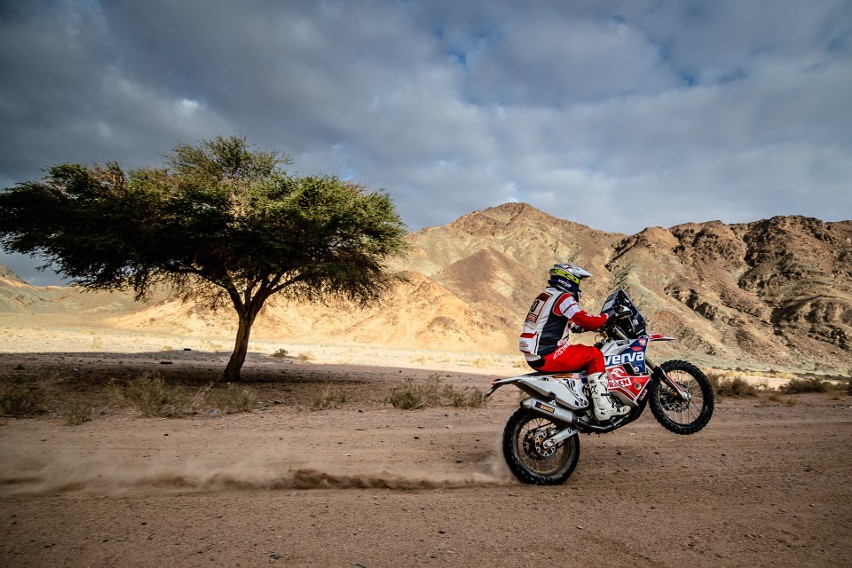 Adam Tomiczek musiał wycofać się z Rajdu Dakar. Motocyklistę...