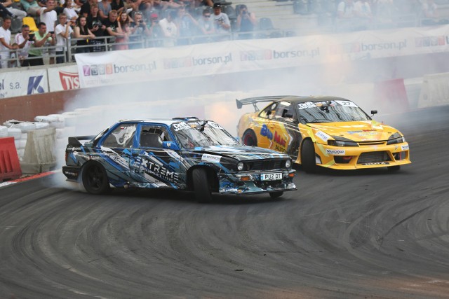 Sobotagodz. 19:30 Drift Masters Grand Prix, Motoarena Po rocznej przewie do Torunia powraca najlepsza driftingowa liga w Europie. Nie zabraknie w niej Dawida Karkosika, dla którego będzie to domowa runda. Bilety: ulgowy 10 zł, normalny 19 zł, a na trybunę główną 30 zł, dla studentów do 7 lipca - 9 zł.Zobacz też: Czy znasz gwarę toruńską? CZęść II [QUIZ]