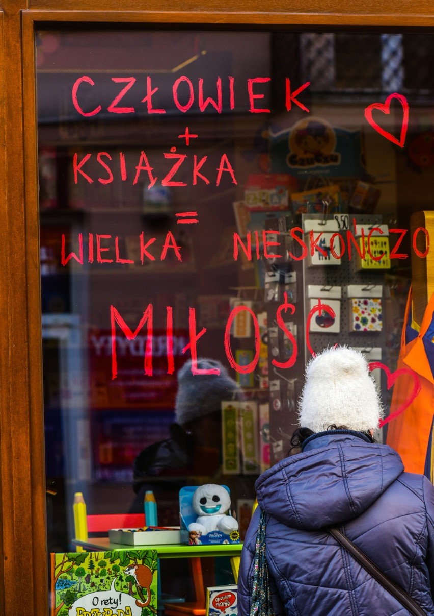 Życzenia walentynkowe 2017. Śmieszne, romantyczne życzenia...