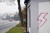 Błyskawica i wulgaryzmy na kapliczkach w Rybniku. Sprawą zajmuje się policja