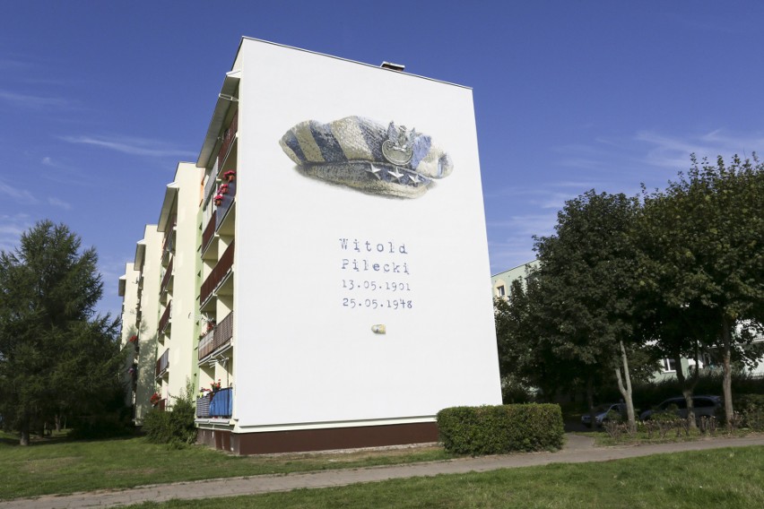 W Słupsku odsłonięto mural poświęcony postaci Witolda Pileckiego, czyli do trzech razy w Słupsku sztuka [ZDJĘCIA, WIDEO]