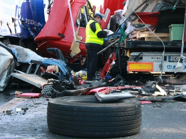 W tym wypadku na "dwójce&#8221; zginął jesienią ub.r. kierowca busa. Droga była zablokowana przez kilkanaście godzin.