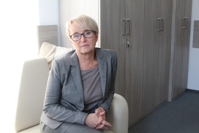 Sędzia Beata Morawiec urodziła się w 1964 roku w Oświęcimiu, prawo kończyła na Uniwersytecie Jagiellońskim. Prezes Stowarzyszenia Sędziów „Themis”
