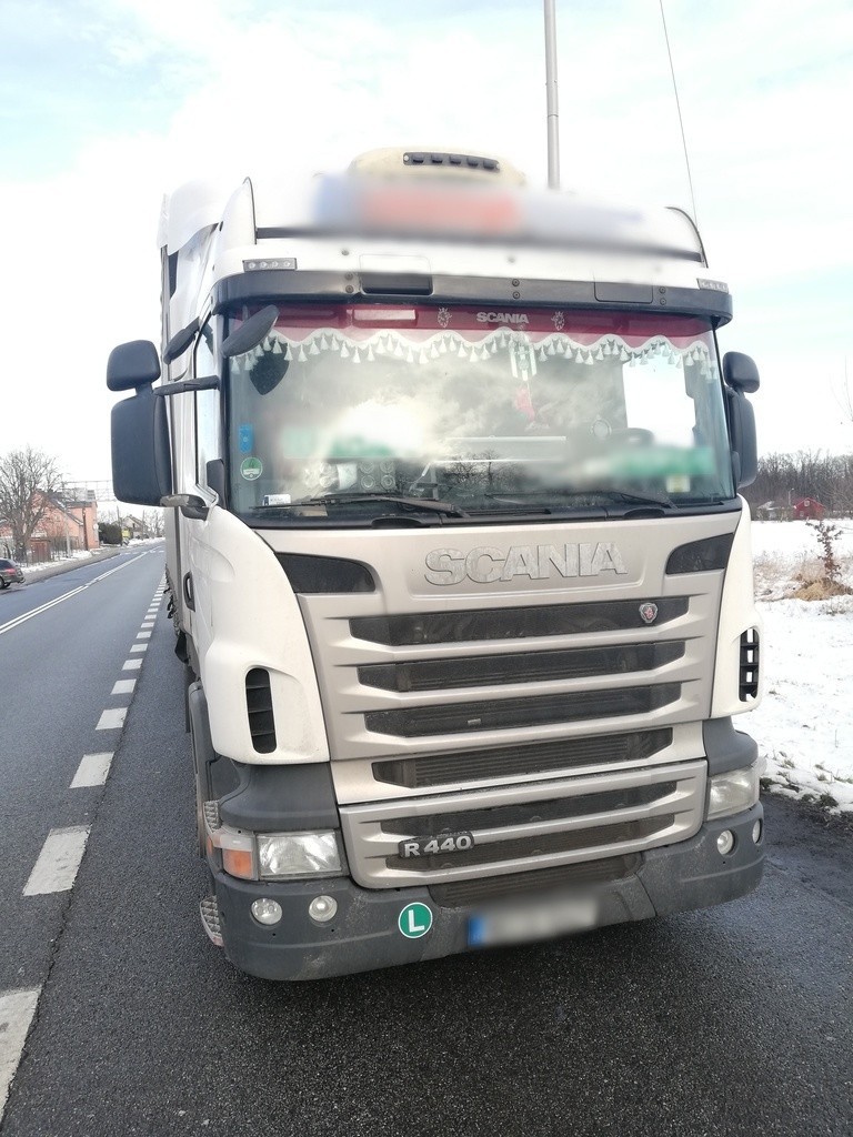 Kierowca tej węgierskiej ciężarówki rażąco naruszył czas...