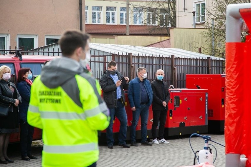 Ostrołęka. Szkolenie z odkażania środków ochrony osobistej w Urzędzie Miasta