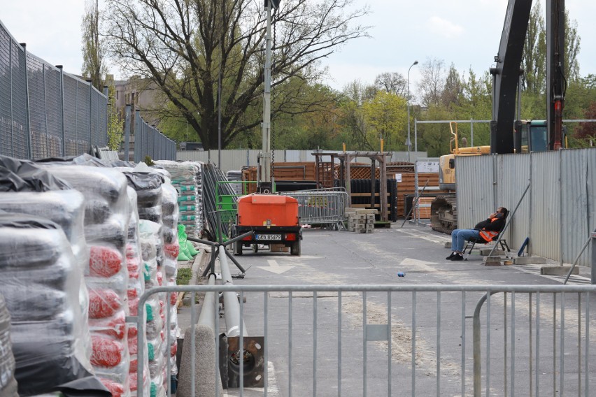 Tunel w Łodzi: Katarzyna wznowiła drążenie tunelu i zbliża się do stacji Łódź Polesie. Będzie krótka przerwa, a potem trudny teren