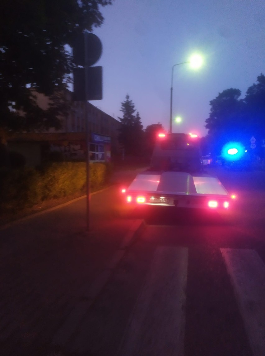 Białystok. Policjantka na służbie rozbiła radiowozem trzy pojazdy na parkingu [ZDJĘCIA]