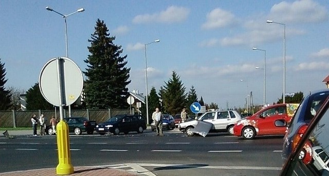 Tak wyglądał wypadek, sfotografowany w środę przez naszego czytelnika.