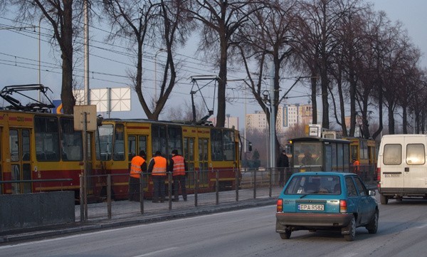 Wypadek na ul. Pabianickiej. Zderzenie tramwajów - ranni [zobacz film]