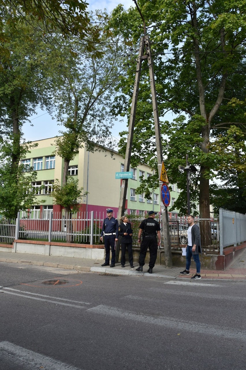 Sprawdzane jest działanie i widoczność sygnalizacji...