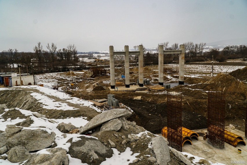 Budowa nowej zakopianki. Roboty na odcinku Rdzawka-Nowy Targ idą pełną parą [ZDJĘCIA Z PLACU BUDOWY] 9.04.2021