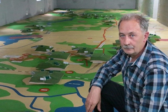 Międzyrzeczanin Zbigniew Wlaziński zrobił największą w Unii Europejskiej mapę, znajdującą się w zadaszonym obiekcie.