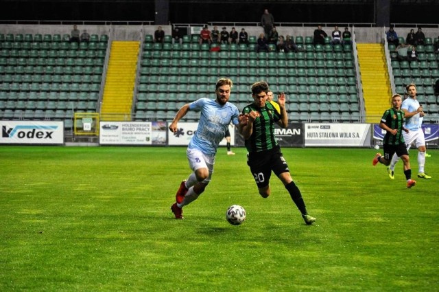 W sobotę 19 września w meczu grupy czwartej piłkarskiej trzeciej ligi Stal Stalowa Wola zremisowała 0:0 z Lewartem Lubartów. Sprawdź, jak oceniliśmy zielono-czarnych za ten pojedynek!