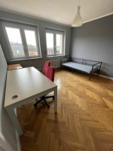 We Wrocławiu powstał wyjątkowy dom. Możesz w nim taniej wynająć pokój, ale musisz spełnić ten warunek!