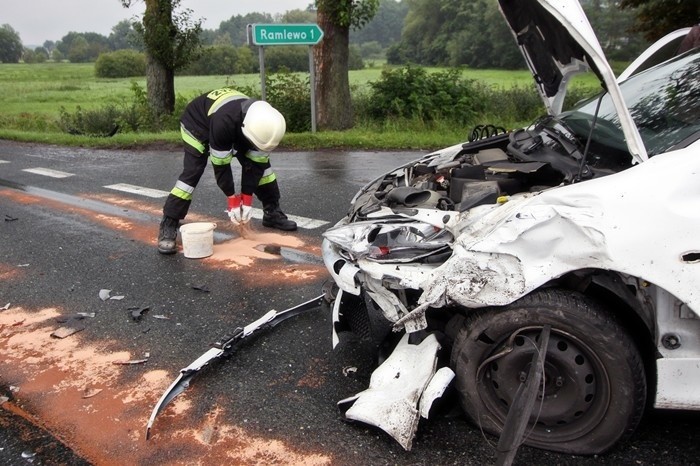 Wypadek na "szóstce" kolo Ramlewa...