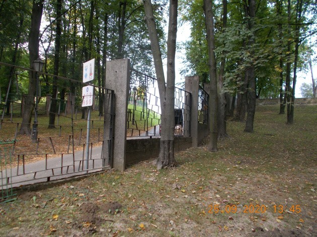 Kraków. Drugi etap remontu cmentarza wojennego na Wzgórzach Krzesławickich [ZDJĘCIA]