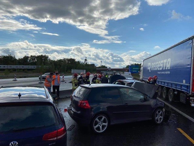 Karambol na autostradzie A4 w Mysłowicach. Korek sięga już kilku kilometrów