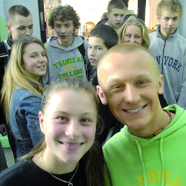Uczniowie Gimnazjum nr 4 w Słupsku wierzą, że cały świat stoi przed nimi otworem.