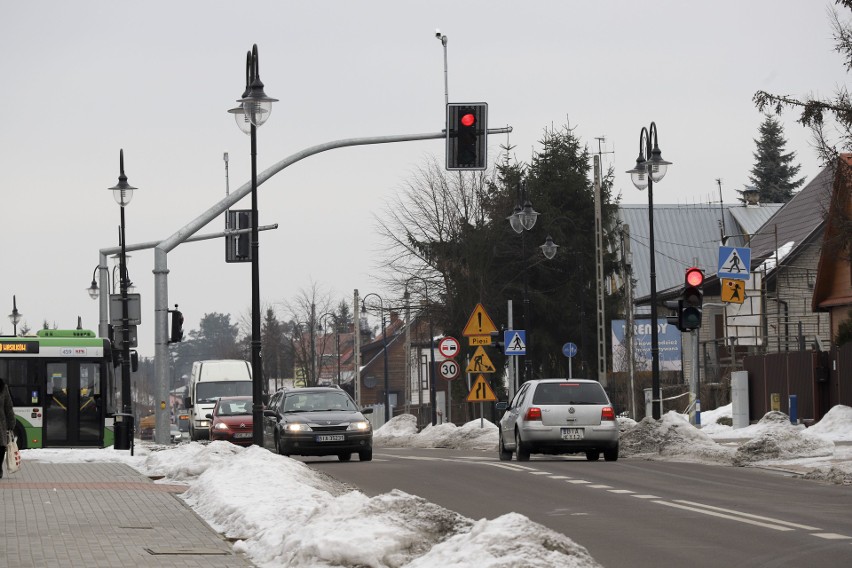 Wasilków. Jeden burmistrz postawił, drugi usuwa. Awantura o nowe lampy [ZDJĘCIA]