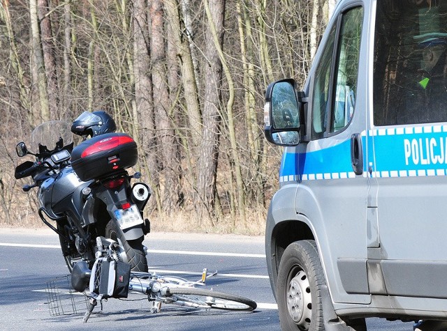 Motocyklista, który uczestniczył w wypadku pod Toruniem, wyszedł z niego bez szwanku. Rowerzysta potłuczony trafił do szpitala.