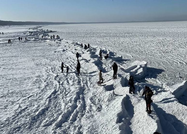 Zachwycające zdjęcia zimowego Bałtyku. Spacerowicze dzielą się zdjęciami na Instagramie