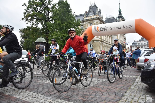 Start poprzedniej edycji na placu Ratuszowym. Zobacz kolejne zdjęcia. Przesuwaj zdjęcia w prawo - naciśnij strzałkę lub przycisk NASTĘPNE