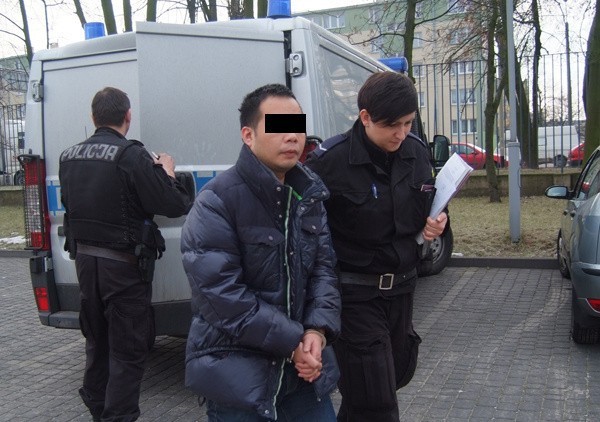 Łódź: Chińczyk chciał przekupić policjantów . Jechał pijany i bez prawa jazdy [zdjęcia]