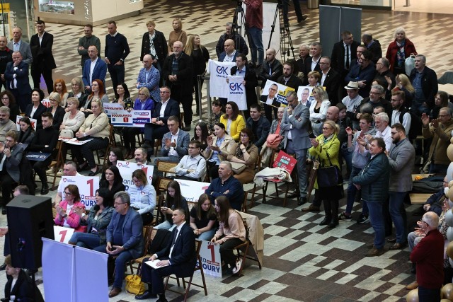 Zobacz, kto oglądał debatę "jedynek" do świętokrzyskiego sejmiku w Galerii Korona w Kielcach>>>