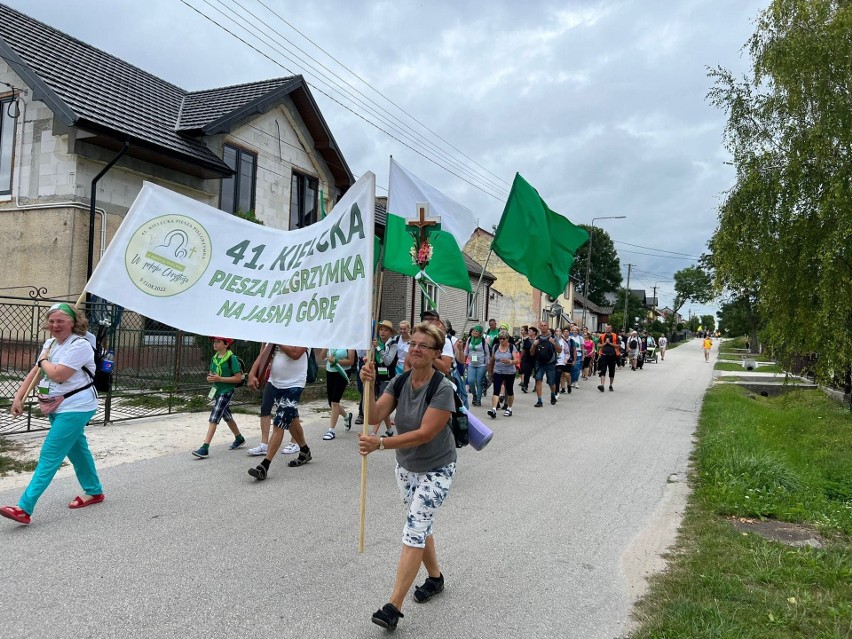 Pierwszy etap 41. Kieleckiej Pieszej Pielgrzymki na Jasną...