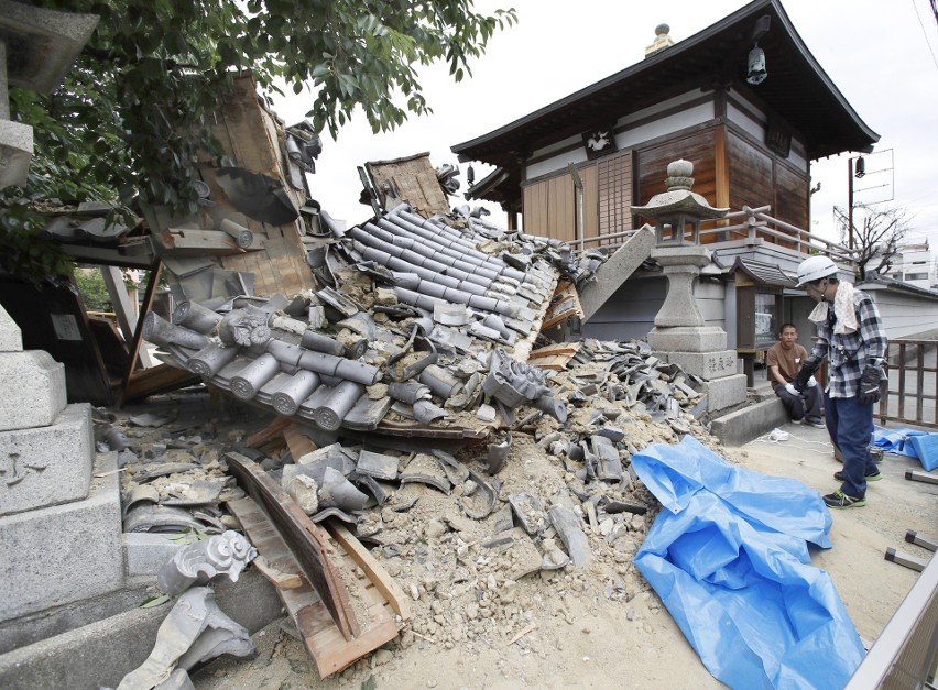 Japonia: Trzęsieni ziemi na wyspie Honsiu [ZDJĘCIA] Ofiary śmiertelne i wielu rannych. Nie ma zagrożenia tsunami [WIDEO]