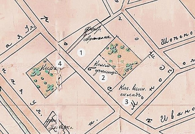 Mapa Białegostoku z około 1910 r. z widocznymi posesjami: 1. Fabryka Aronsonów, 2. Szkoła Handlowa, 3. Państwowe składy winne i 4. Kościół ewangelicki