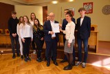 Młodzież z Grudziądza przyszła z postulatami do prezydenta, Macieja Glamowskiego