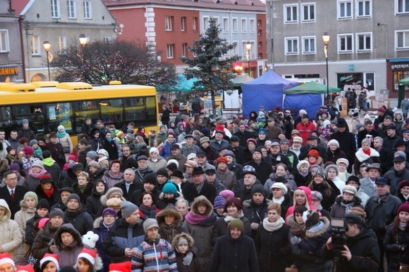 Łomżyńska Wieczerza Wigilijna. Mieszkańcy tłumnie przyszli na miejską wigilię [ZDJĘCIA]