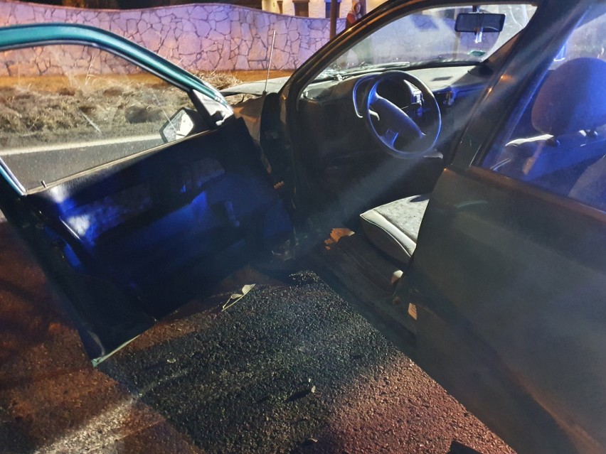 Po zderzeniu dwóch samochodów w Tenczynku dwie osoby zostały...