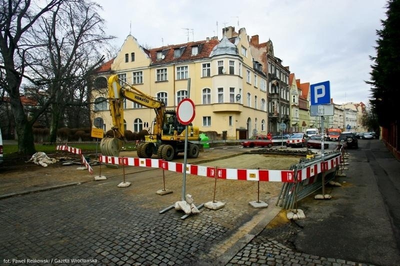 Zamknięto ważną drogę. Miasto: Nie wiemy, kto to zrobił [ZDJĘCIA]