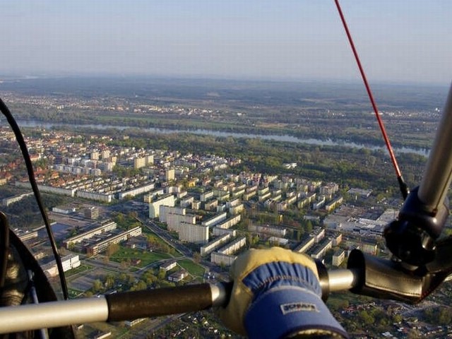 Do tej pory nie wiadomo, kogo widzieli świadkowie. Lotnika? A może lampiony?