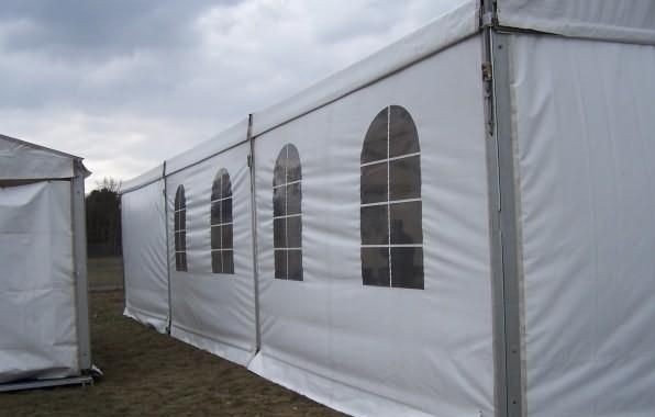 Radni chcą hali namiotowej na imprezy w dzielnicach