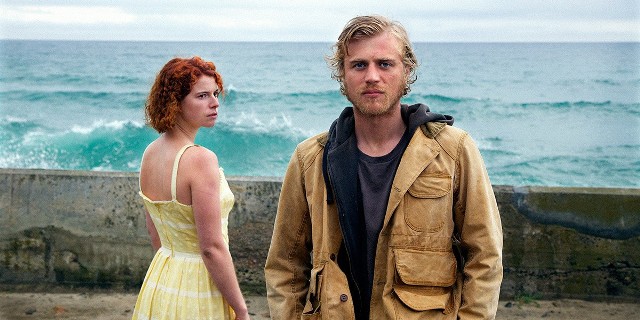 Jessie Buckley i Johnny Flynn jako para z przeszłością na planie filmu "Pod ciemnymi gwiazdami", czyli "Beast"