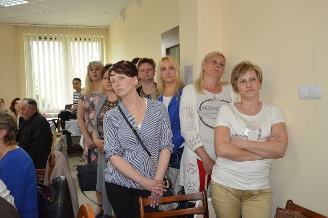 Rodzice uczniów ze Stawu Kunowskiego domagają się od władz gminy wypowiedzenia umowy najmu pomieszczeń powiatowi.
