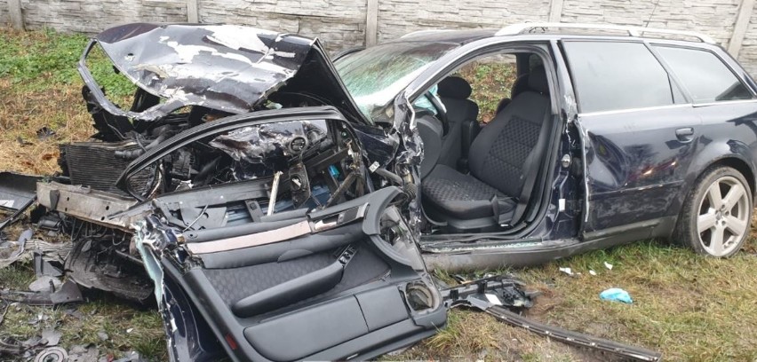 Groźny wypadek z udziałem trzech aut w Bystrzycy k. Mogilna