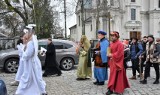 Barwny Orszak Trzech Króli przeszedł ulicami Chełma. Uczestniczyły w nim tłumy mieszkańców. Zobacz zdjęcia