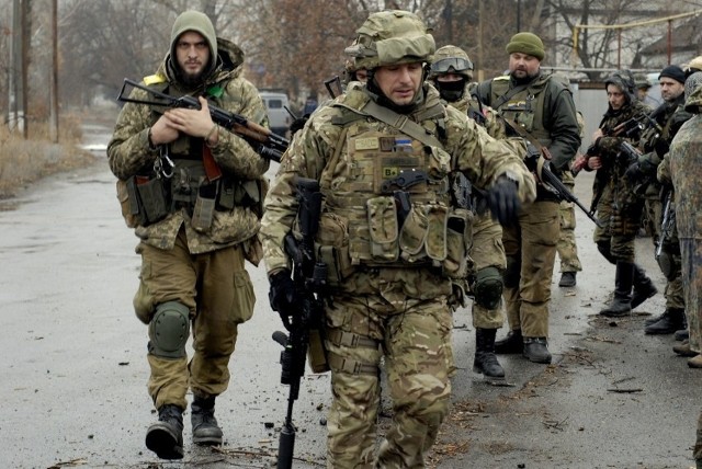 Miedzynarodowy Czerwony Krzyż rejestruje żołnierzy z Azowstalu, aby śledzić ich losy po pojmaniu przez Rosjan.