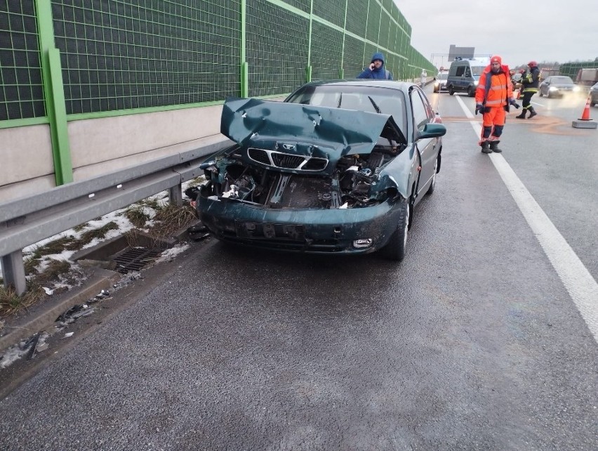 Na autostradzie A1 zderzyły się cztery samochody. Są...